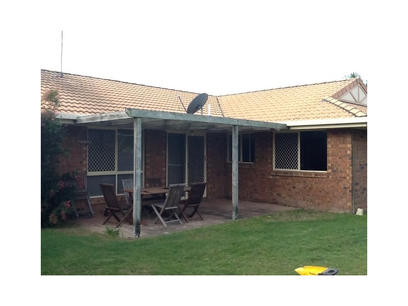 1 KING EDWARD CT, Urangan QLD 4655