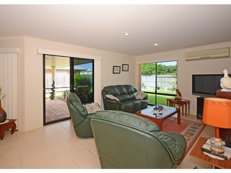 95 Caddy Avenue, Urraween QLD 4655