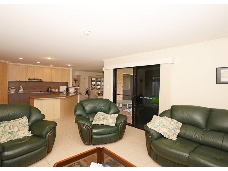 95 Caddy Avenue, Urraween QLD 4655
