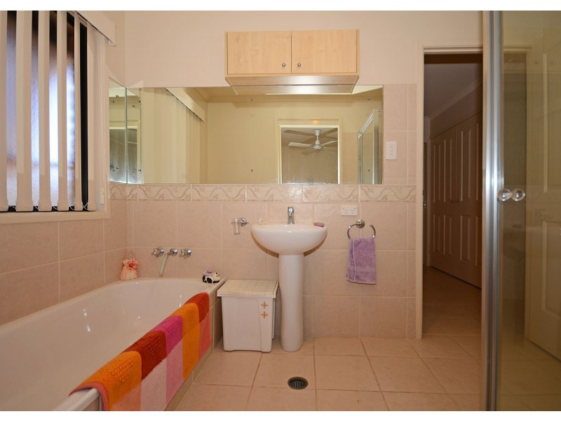 95 Caddy Avenue, Urraween QLD 4655