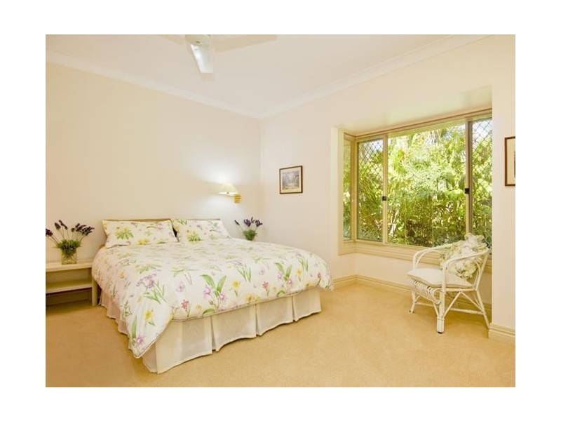 6 Pristine Place, Dundowran Beach QLD 4655
