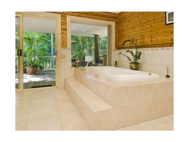 6 Pristine Place, Dundowran Beach QLD 4655