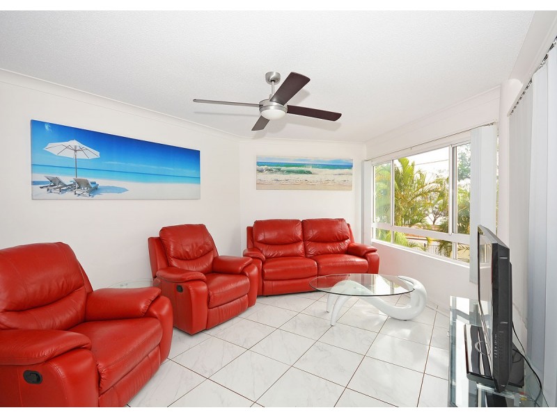 3/325 Esplanade, Scarness QLD 4655