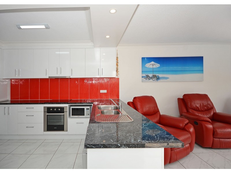 3/325 Esplanade, Scarness QLD 4655