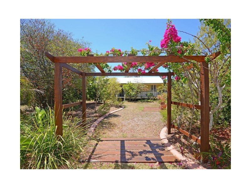 20 Helsham Str, Point Vernon QLD 4655