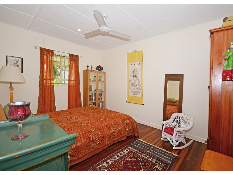 20 Helsham Str, Point Vernon QLD 4655