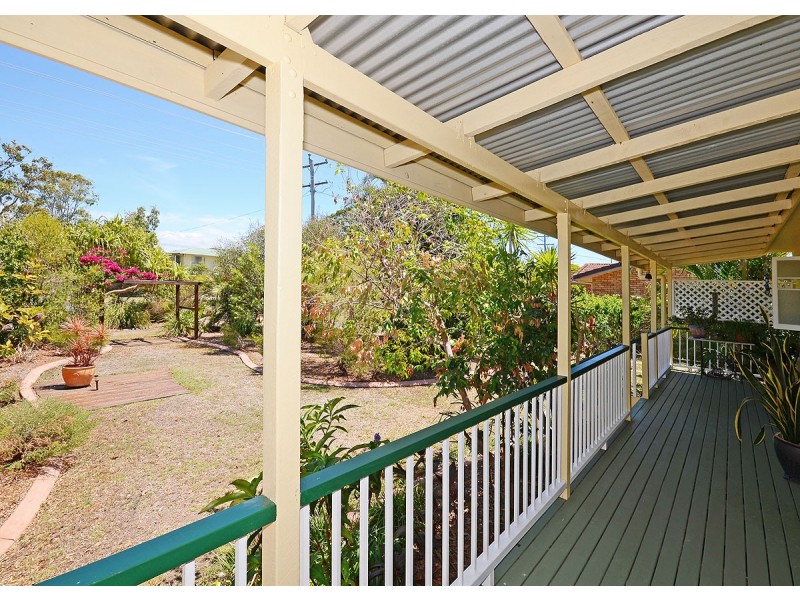 20 Helsham Str, Point Vernon QLD 4655