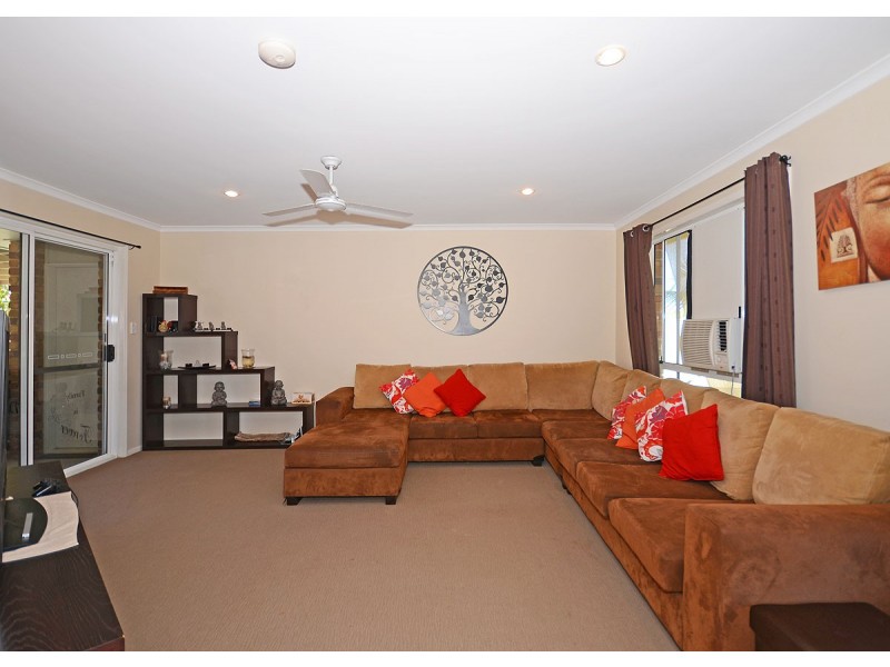 38 Victoria Street, Point Vernon QLD 4655