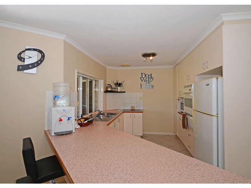 38 Victoria Street, Point Vernon QLD 4655