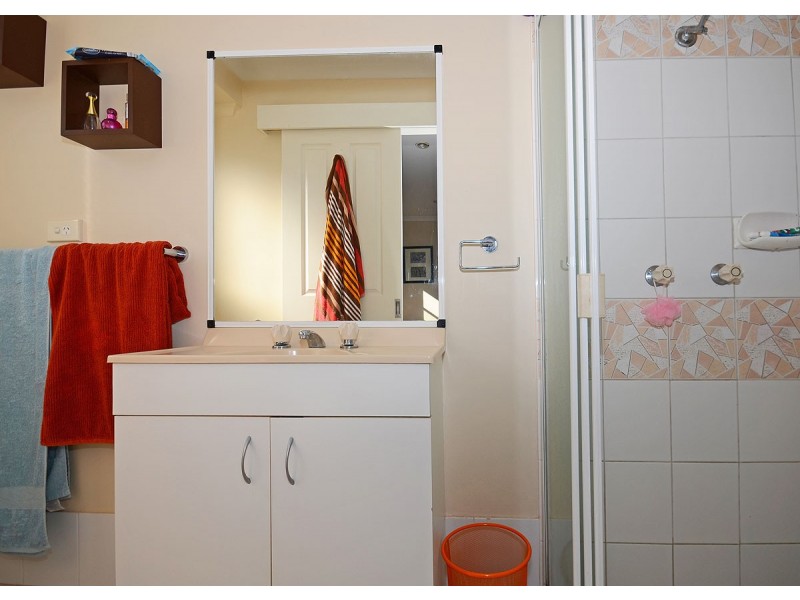 38 Victoria Street, Point Vernon QLD 4655