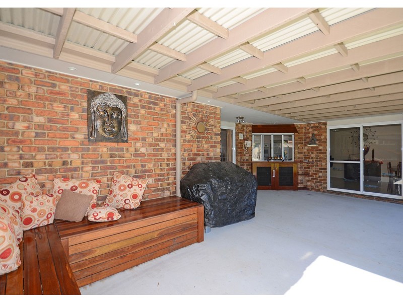 38 Victoria Street, Point Vernon QLD 4655