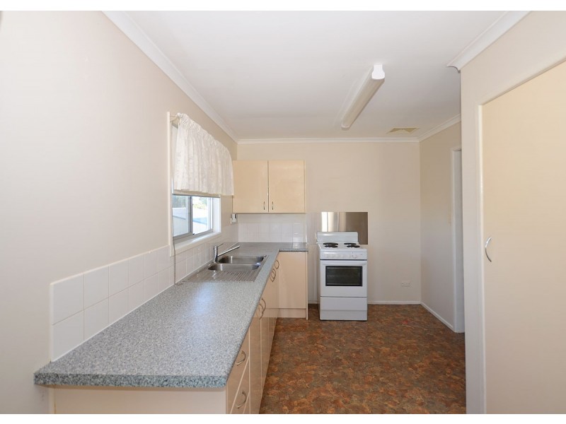 20 Saunders Street, Point Vernon QLD 4655
