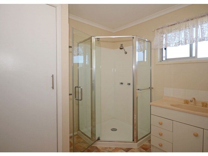 20 Saunders Street, Point Vernon QLD 4655