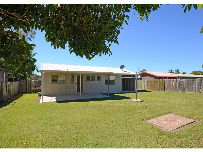 122 Hammond Street, Urangan QLD 4655