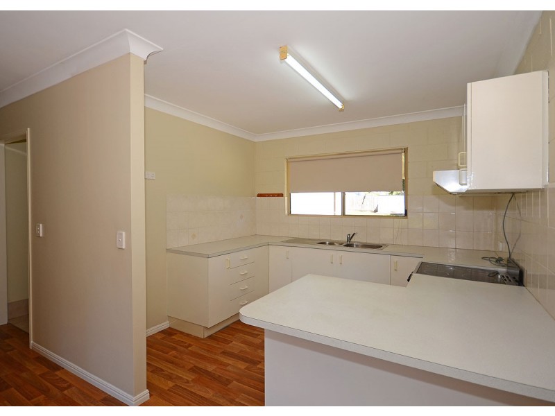 122 Hammond Street, Urangan QLD 4655