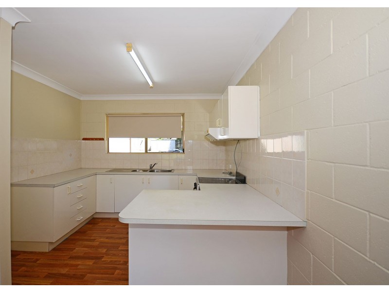 122 Hammond Street, Urangan QLD 4655