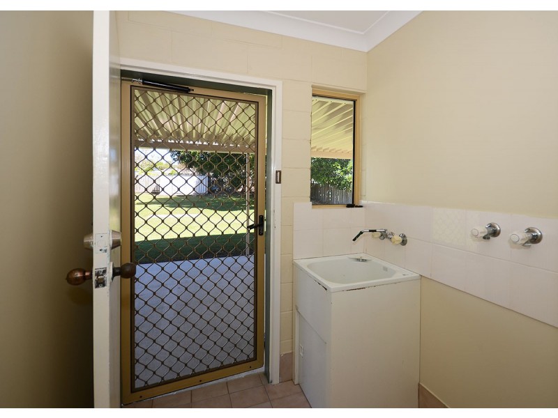 122 Hammond Street, Urangan QLD 4655