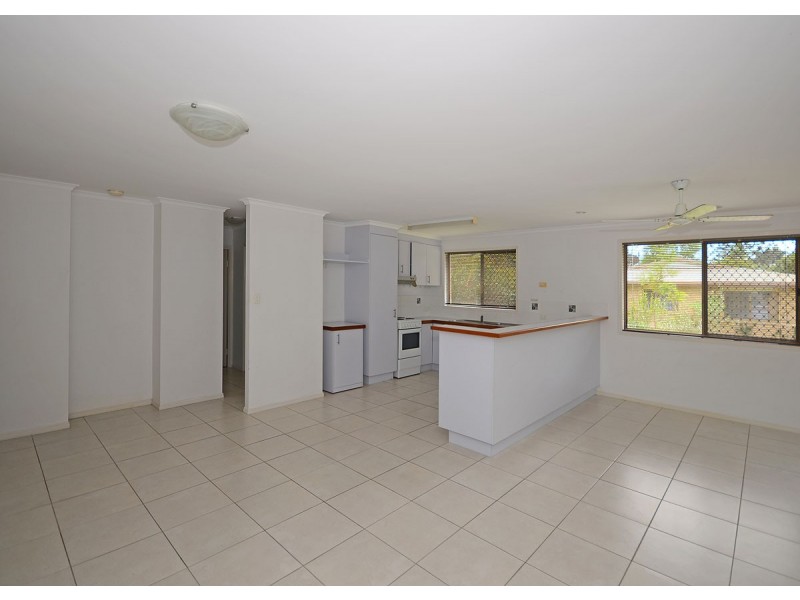 3/233 Torquay Terrace, Torquay QLD 4655