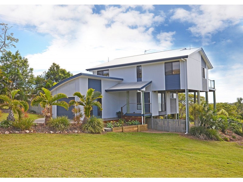 27 Hennessy Drive, Dundowran Beach QLD 4655