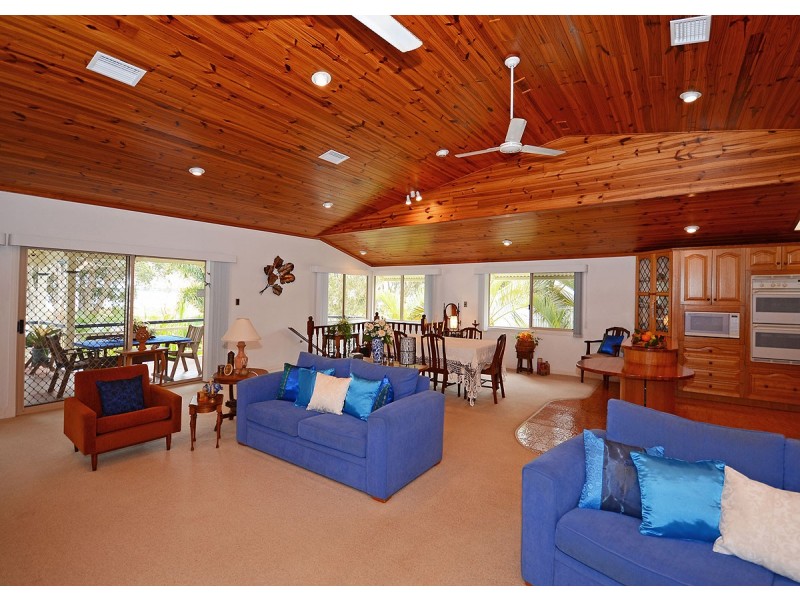 94 Riverview Drive, Burrum Heads QLD 4659