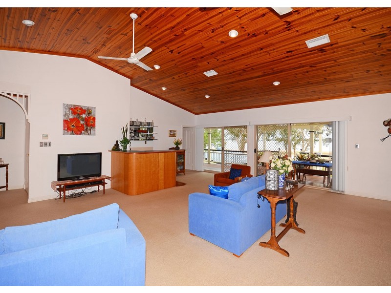 94 Riverview Drive, Burrum Heads QLD 4659