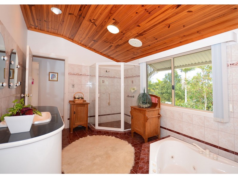 94 Riverview Drive, Burrum Heads QLD 4659