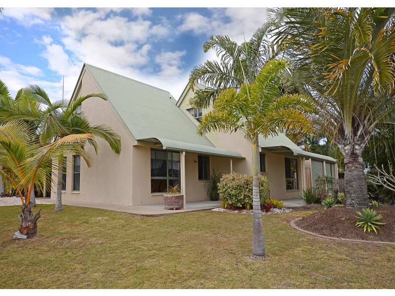 1 Whimbrel Grove, Eli Waters QLD 4655