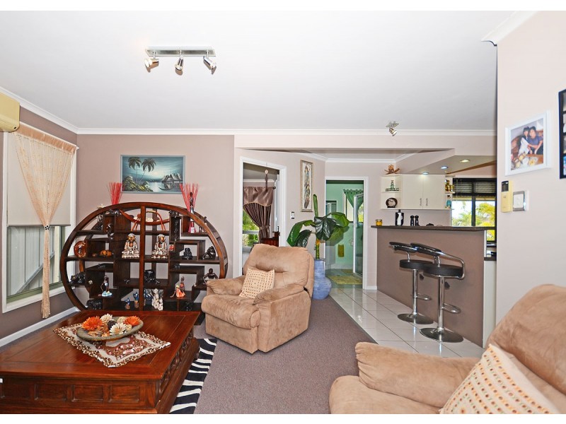 1 Whimbrel Grove, Eli Waters QLD 4655