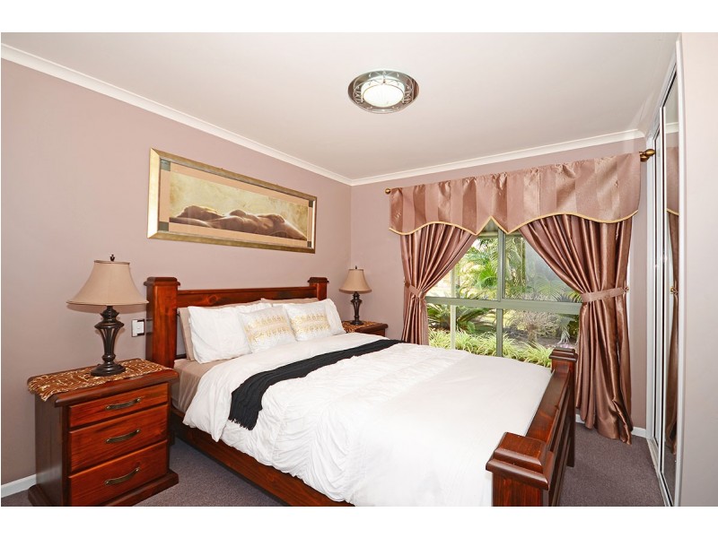 1 Whimbrel Grove, Eli Waters QLD 4655