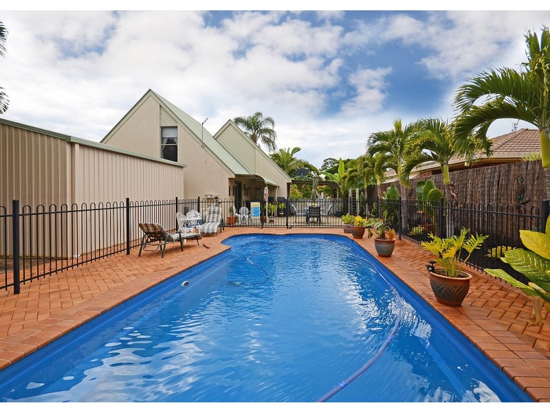1 Whimbrel Grove, Eli Waters QLD 4655