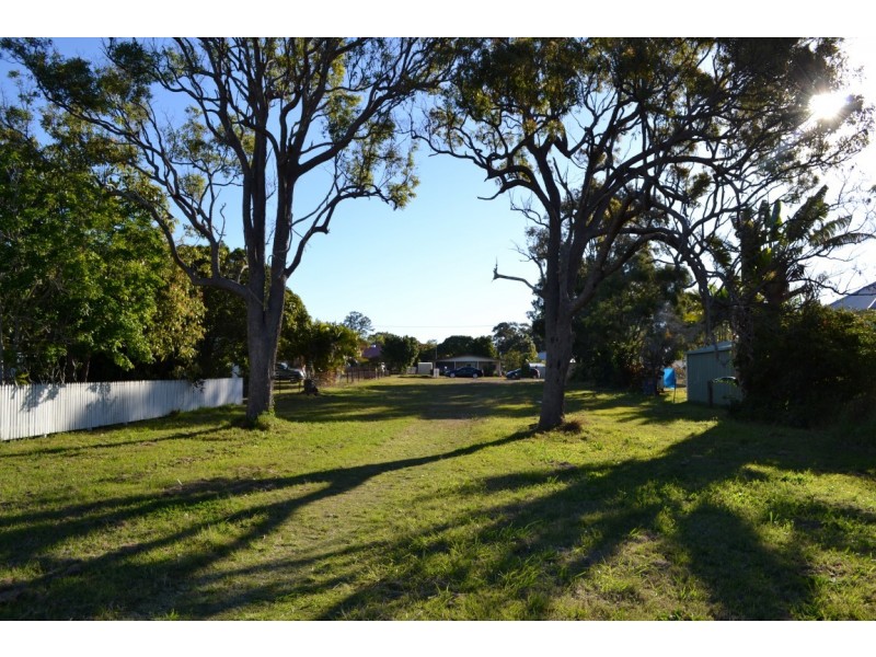 11 Beach Road, Pialba QLD 4655