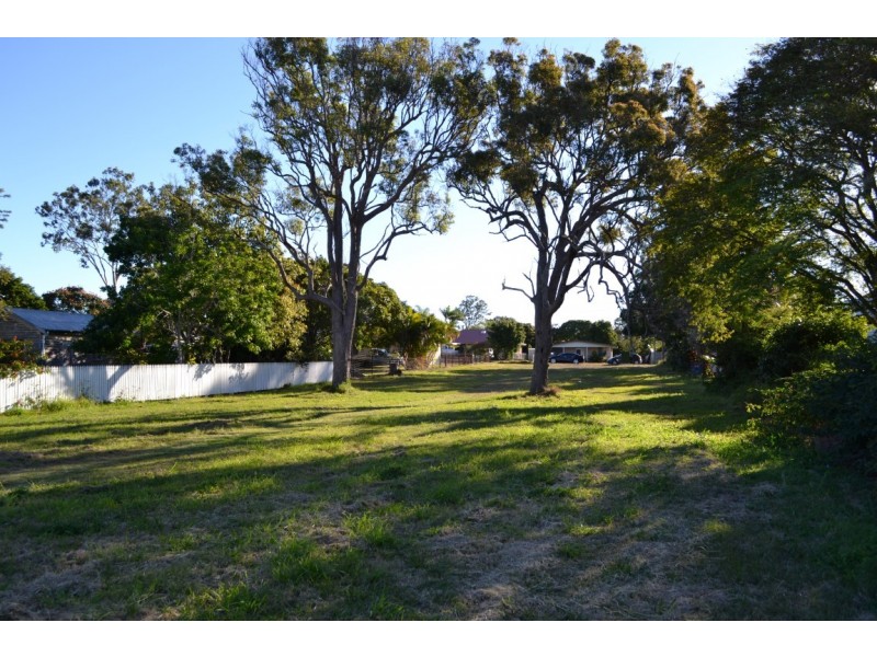 11 Beach Road, Pialba QLD 4655