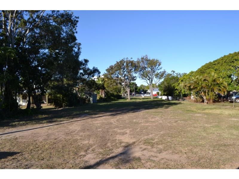 11 Beach Road, Pialba QLD 4655