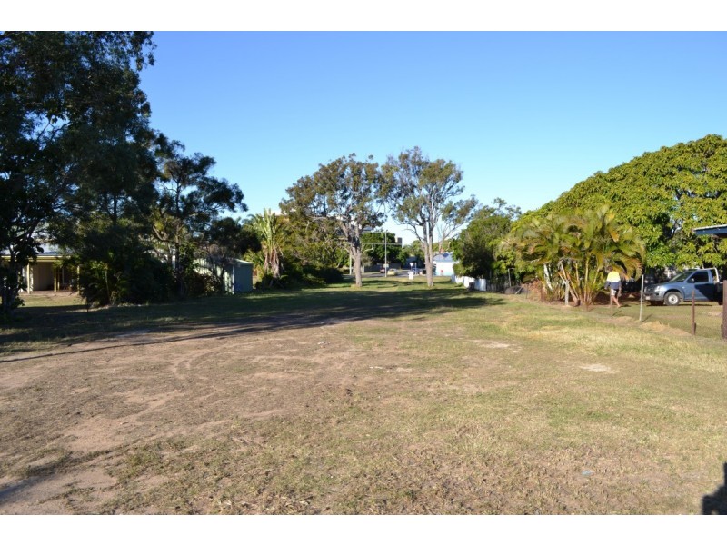 11 Beach Road, Pialba QLD 4655