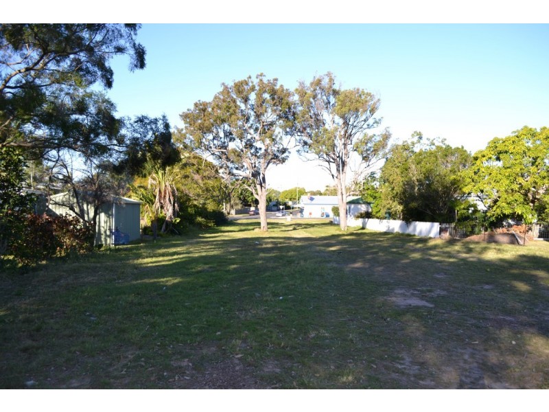 11 Beach Road, Pialba QLD 4655