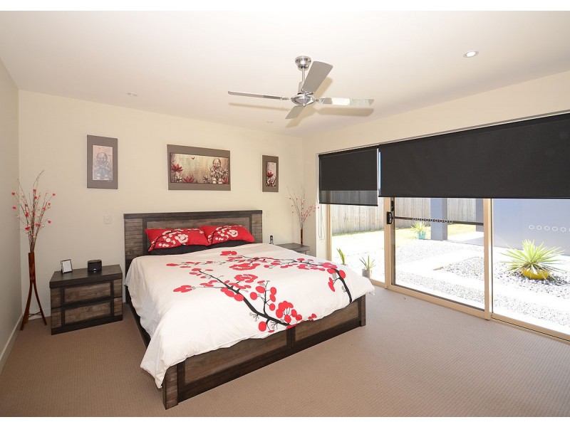 3 Mermaid Court, Eli Waters QLD 4655