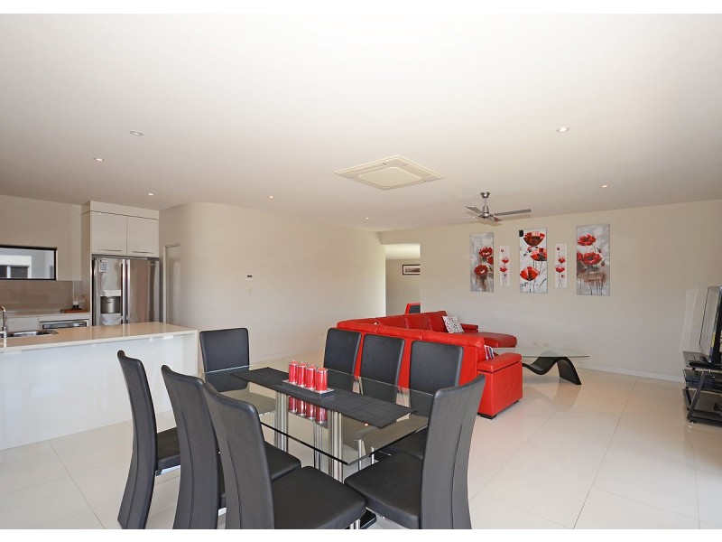 3 Mermaid Court, Eli Waters QLD 4655