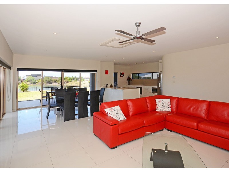 3 Mermaid Court, Eli Waters QLD 4655