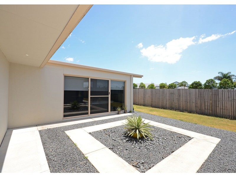 3 Mermaid Court, Eli Waters QLD 4655