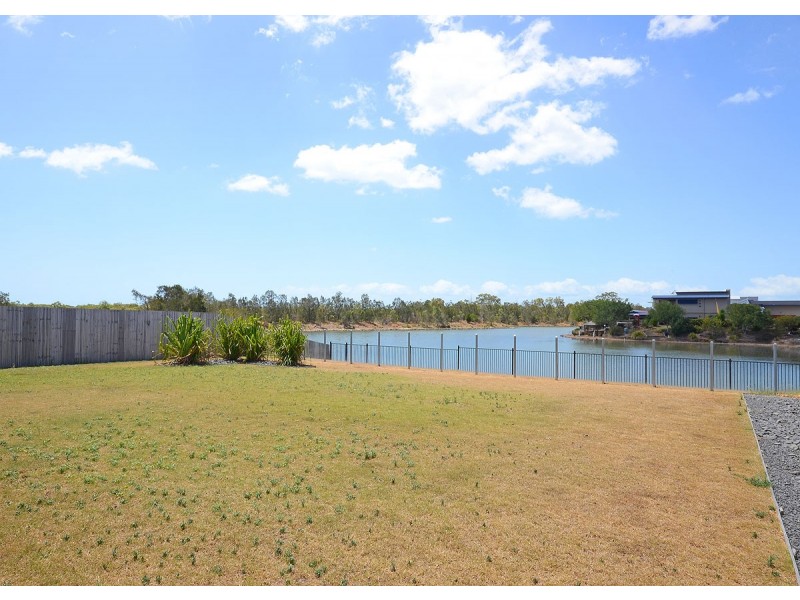 3 Mermaid Court, Eli Waters QLD 4655