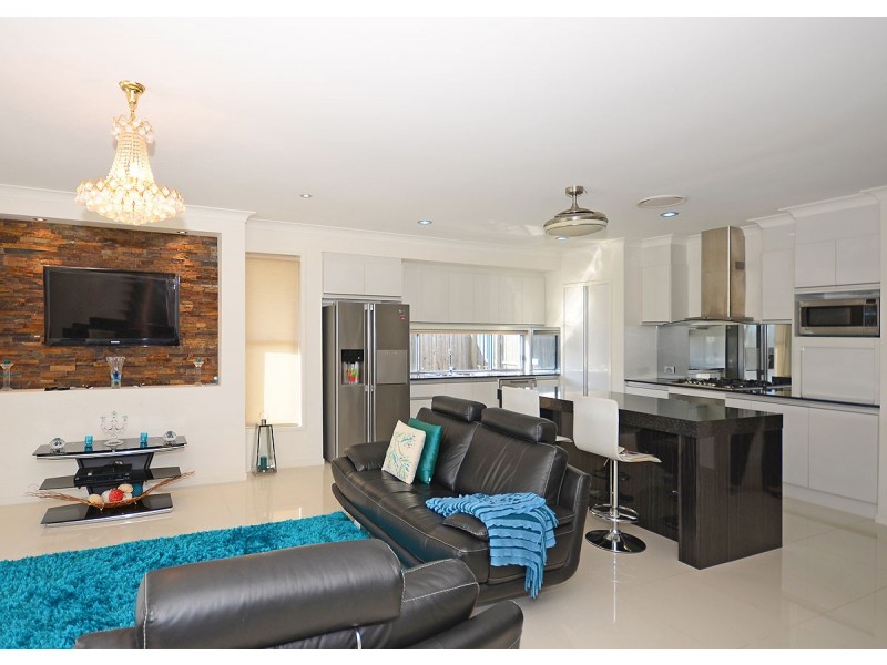 32 Parklands Boulevard, Wondunna QLD 4655