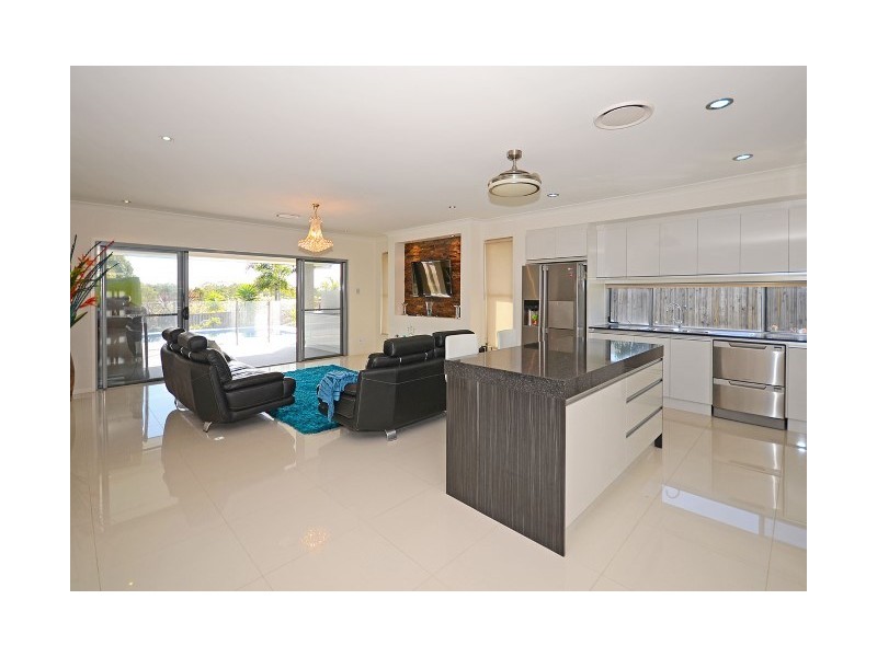 32 Parklands Boulevard, Wondunna QLD 4655