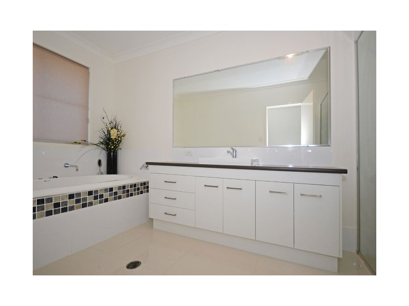 32 Parklands Boulevard, Wondunna QLD 4655