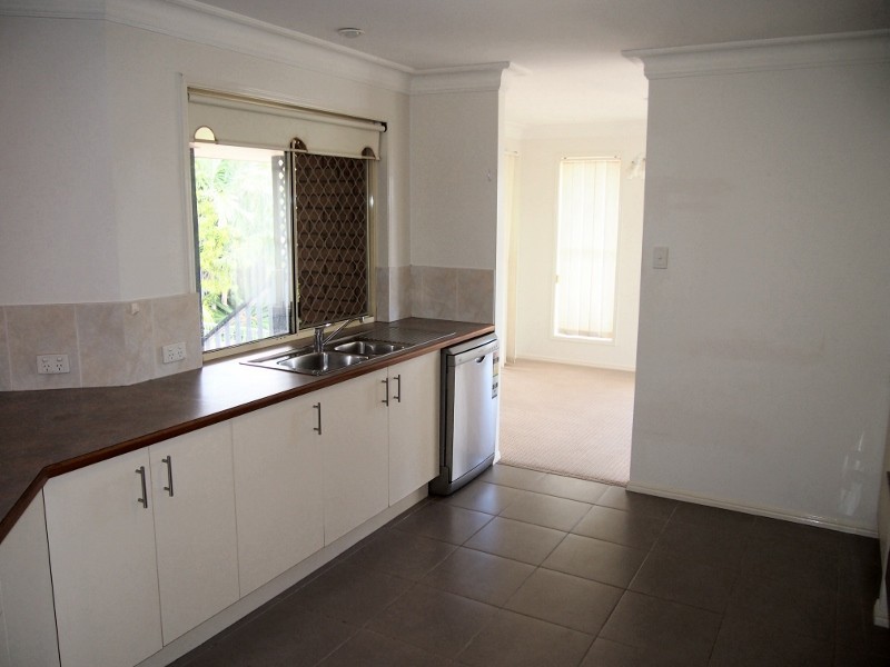 16 Queensbury Grove, Urraween QLD 4655