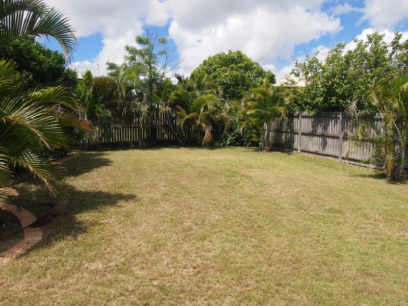 16 Queensbury Grove, Urraween QLD 4655