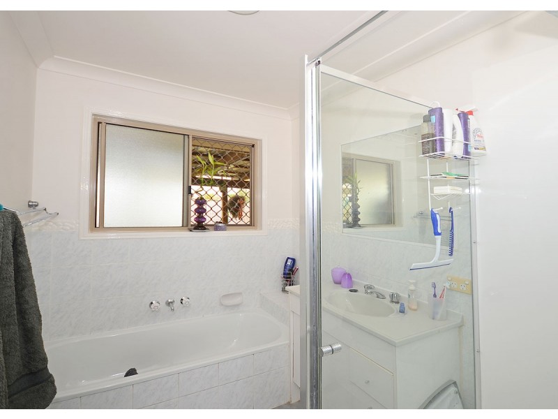 59 Banksia Street, Point Vernon QLD 4655