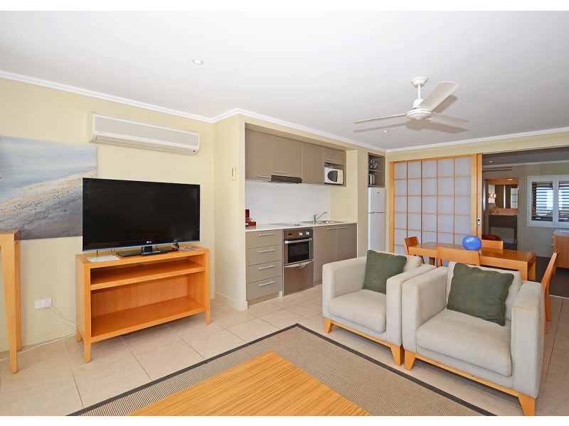 307/569 Charlton Esplanade, Urangan QLD 4655