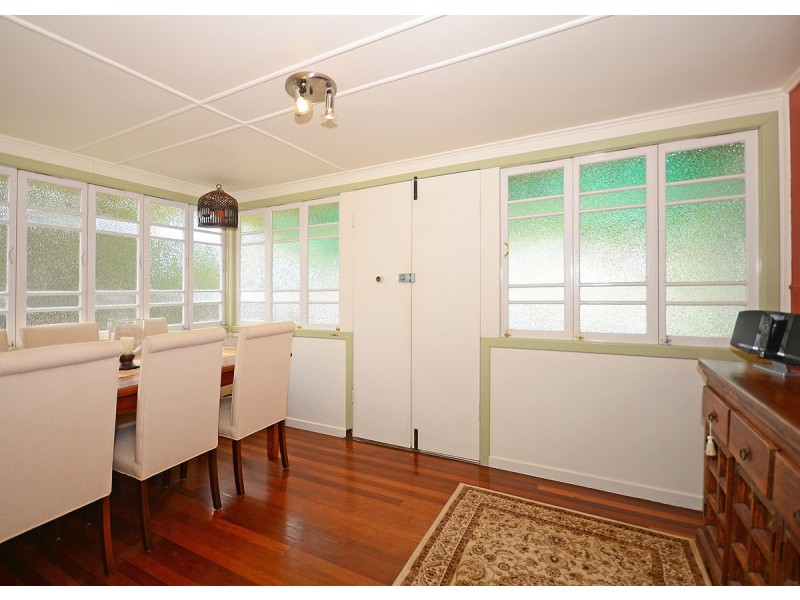 9 Pine Street, Torquay QLD 4655