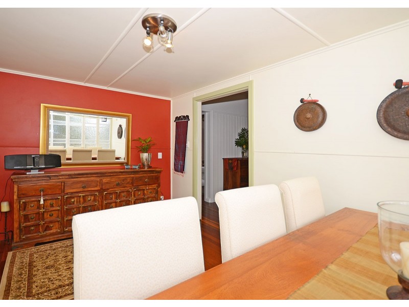 9 Pine Street, Torquay QLD 4655