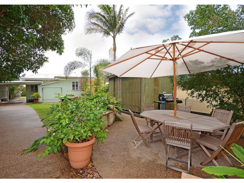 9 Pine Street, Torquay QLD 4655